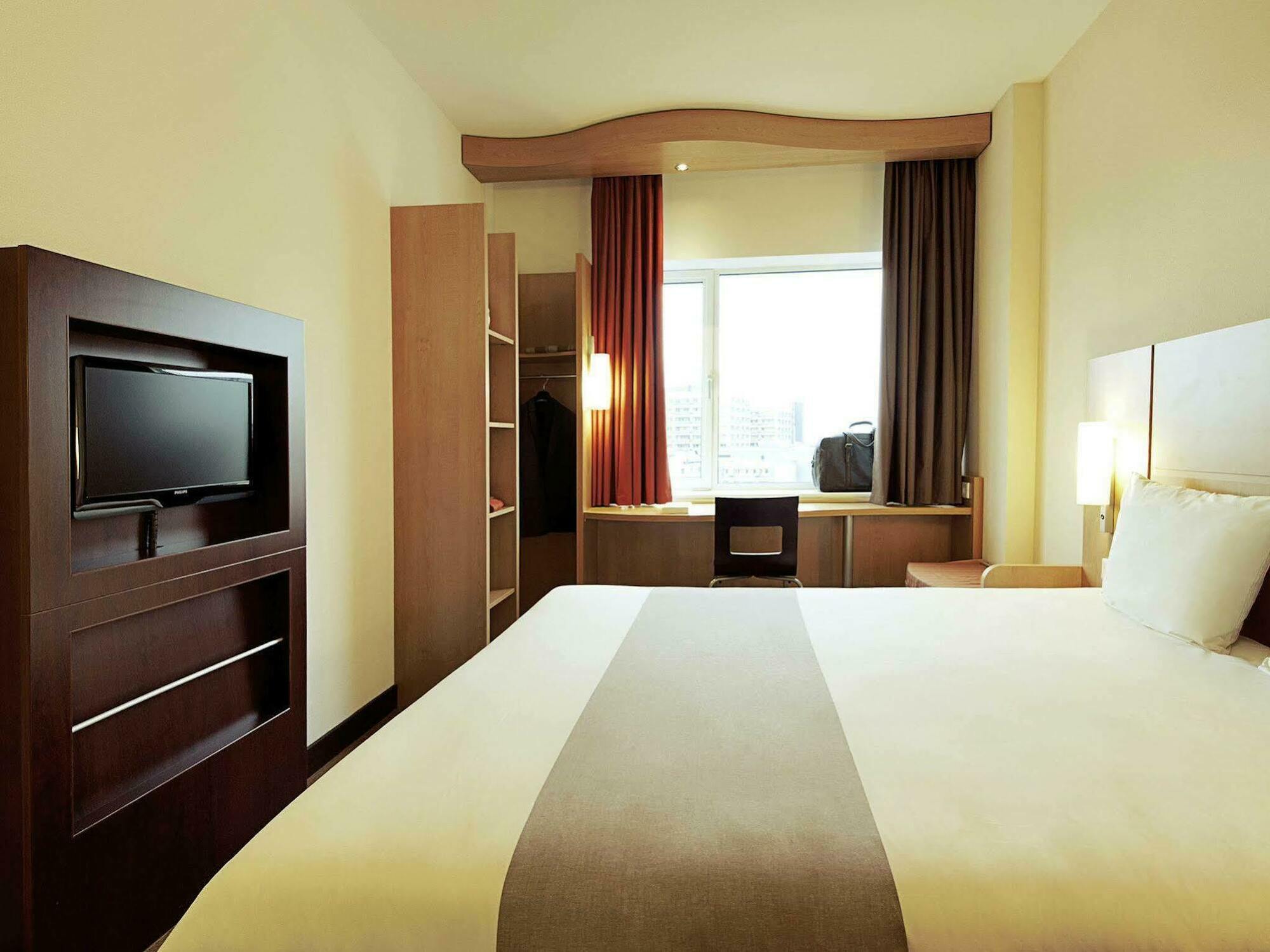 ibis Paris Gare du Nord Château Landon 10ème Extérieur photo